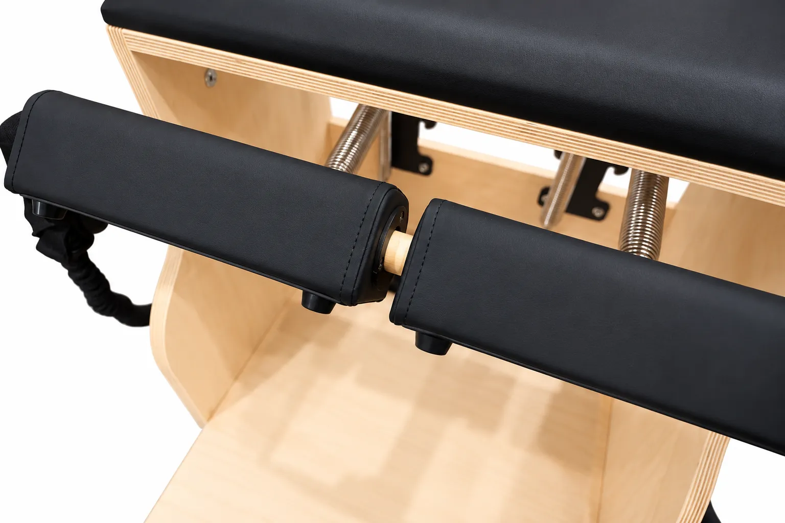Wuda Chair Detail With Springs And Wood Frame